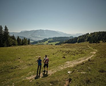 Herrliche Ausblicke beim Wandern in Erl_(c) Kufsteinerland